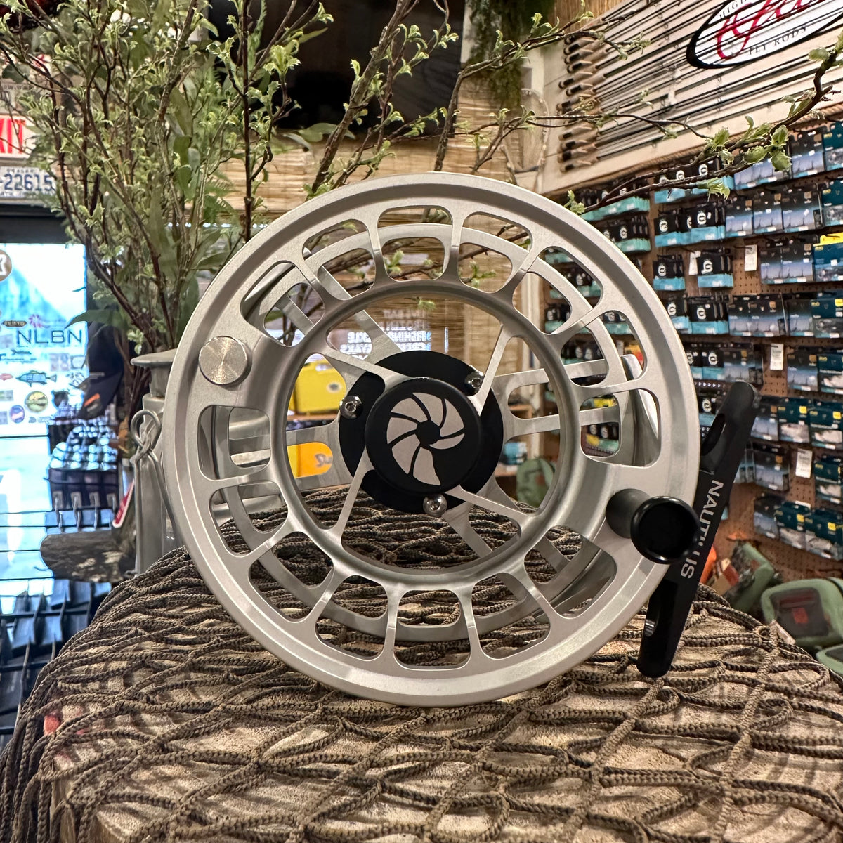 NAUTILUS ノーチラスXL6/7 Nautilus XL 6/7 Silver & Black – JDOutdoorAdventures