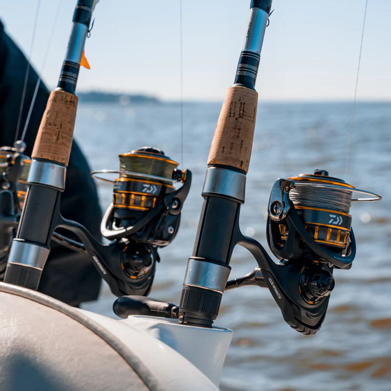 diawa fishing reel Daiwa Laguna LT Spinning yet is as rigid as conventional materials Daiwa Fuego LT 2023 Spinning